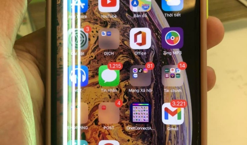 Sửa lỗi sọc màn hình iPhone XS Max bao nhiêu tiền ?